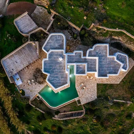 Zen In Lia Kalafatis