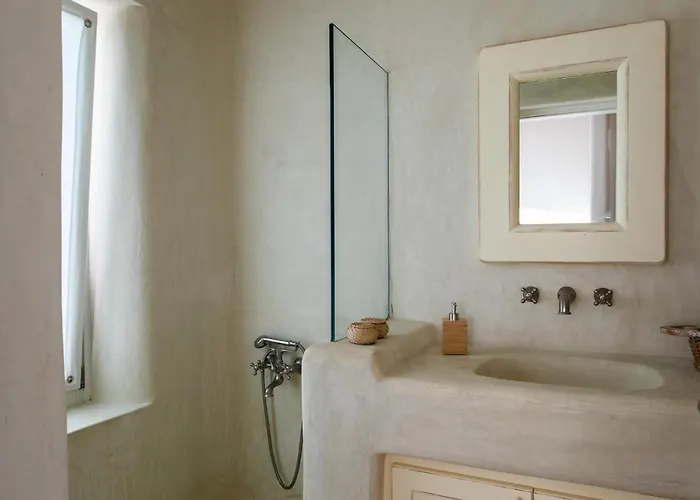 Zen In Lia Kalafatis